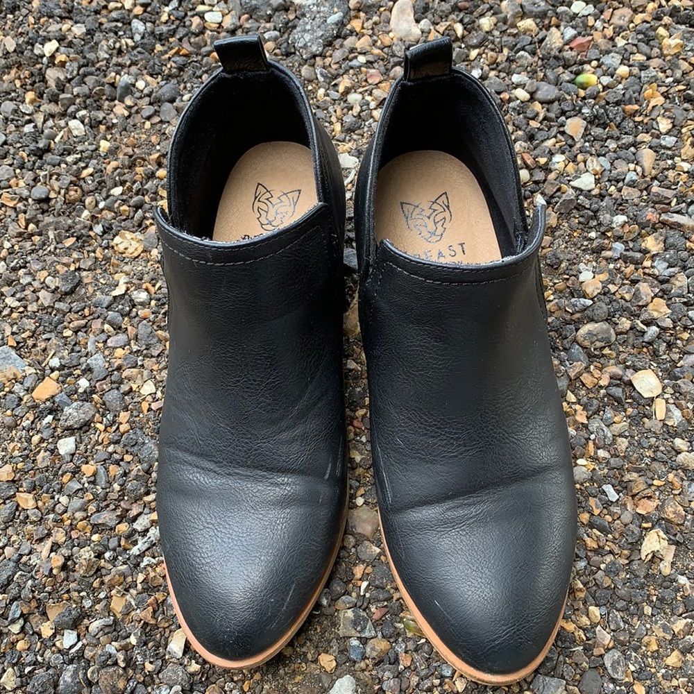 Beast black ankle boot sz7